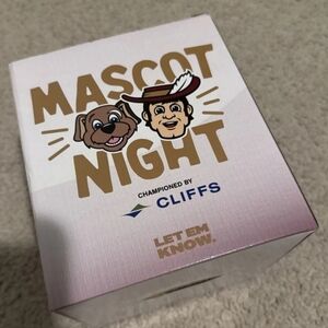 Cleveland Cavaliers (Cavs) Mascot Let Em Know Snow Globe SGA